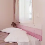 Yasemi Pensión 3*