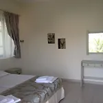 Pensión Yasemi 3*